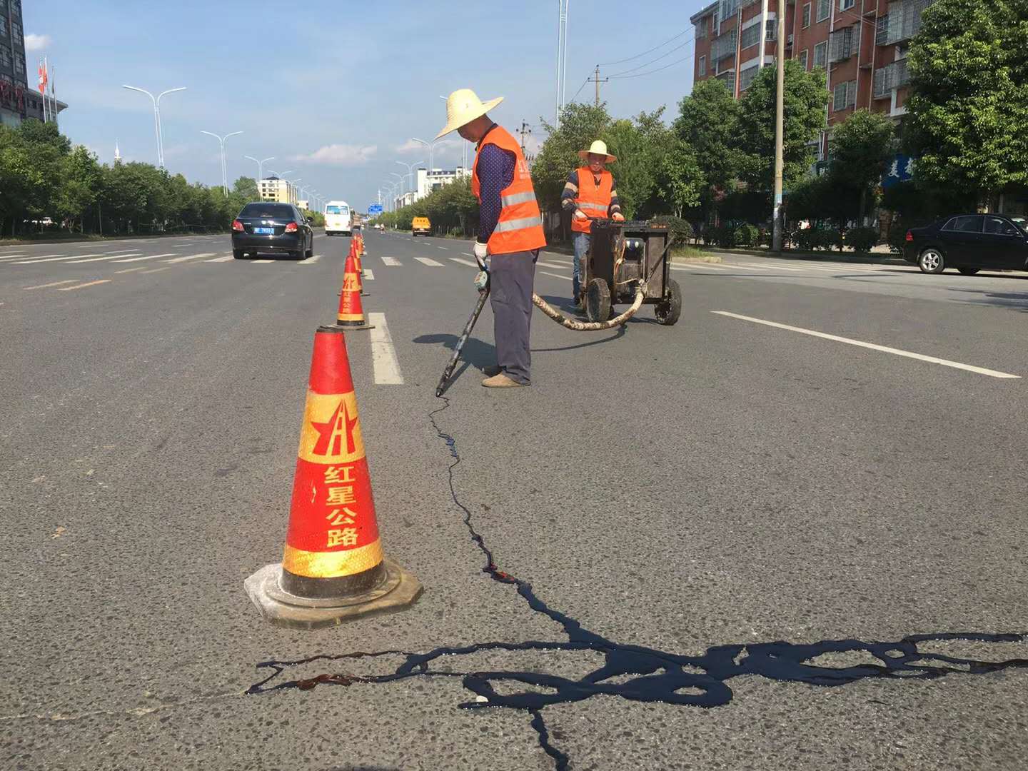 冷补沥青公路路面的建设特点