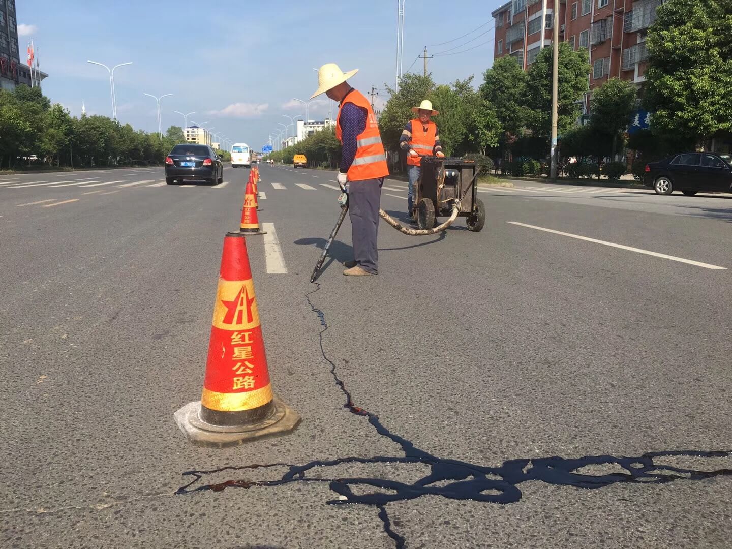 市政沥青路面裂缝处理