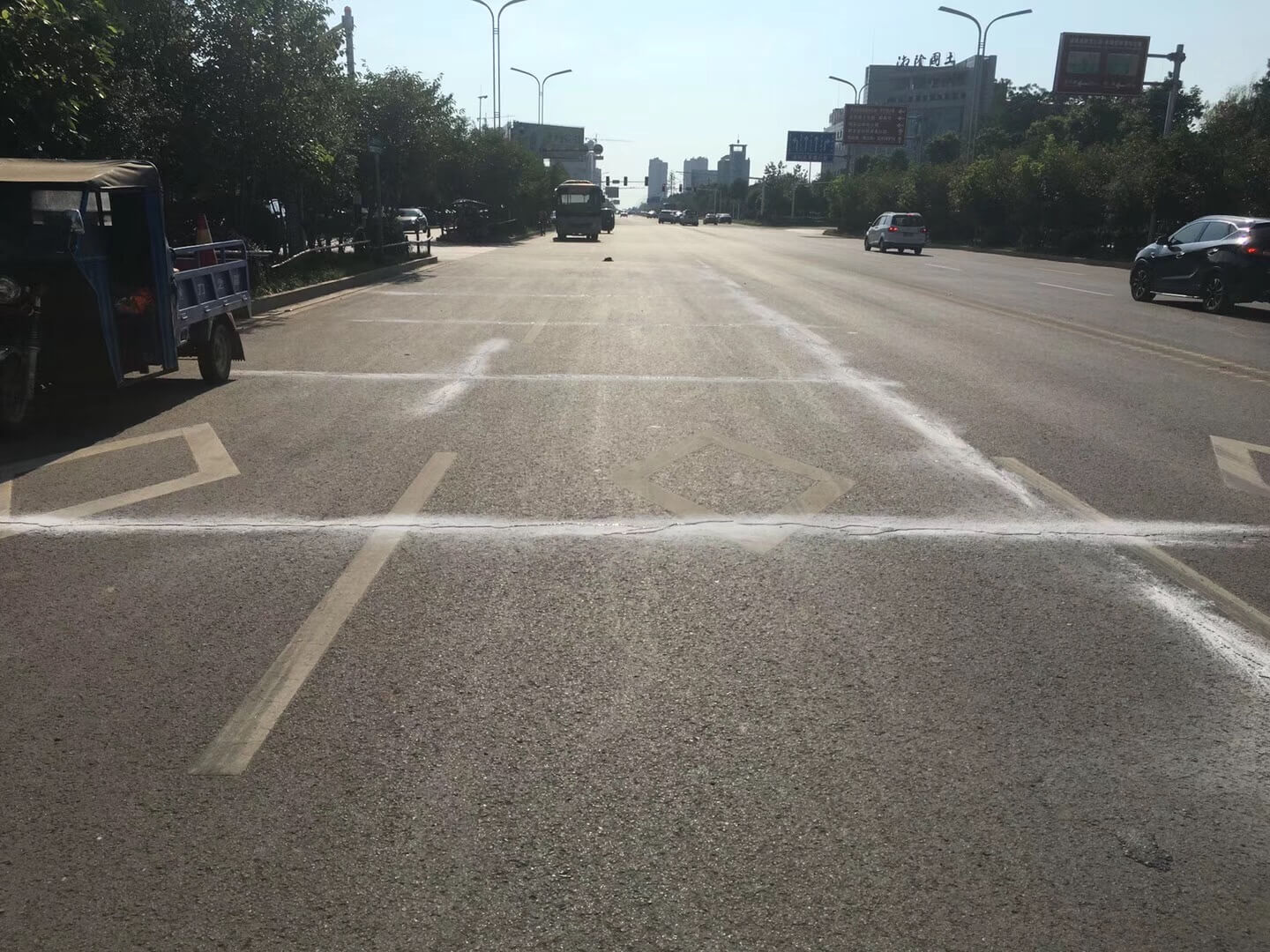 市政沥青路面裂缝处理